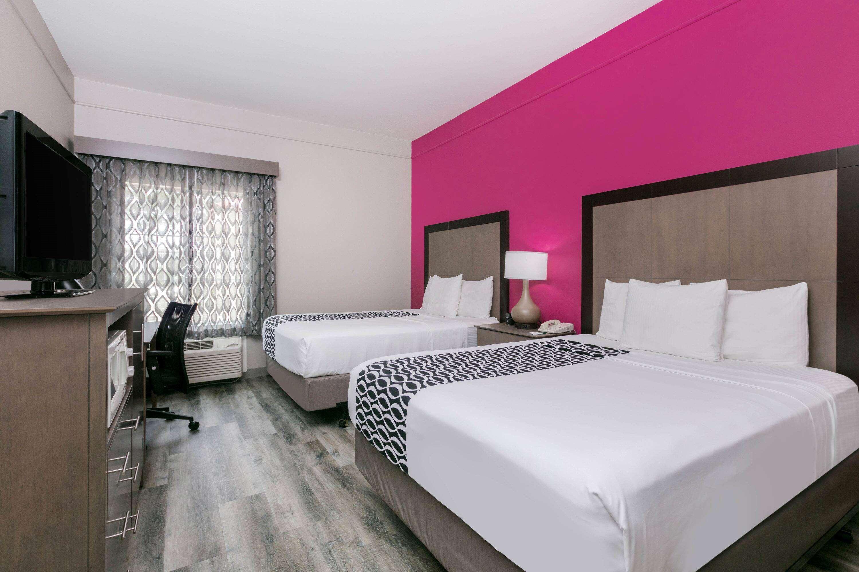 La Quinta By Wyndham Fredericksburg Hotel Bagian luar foto
