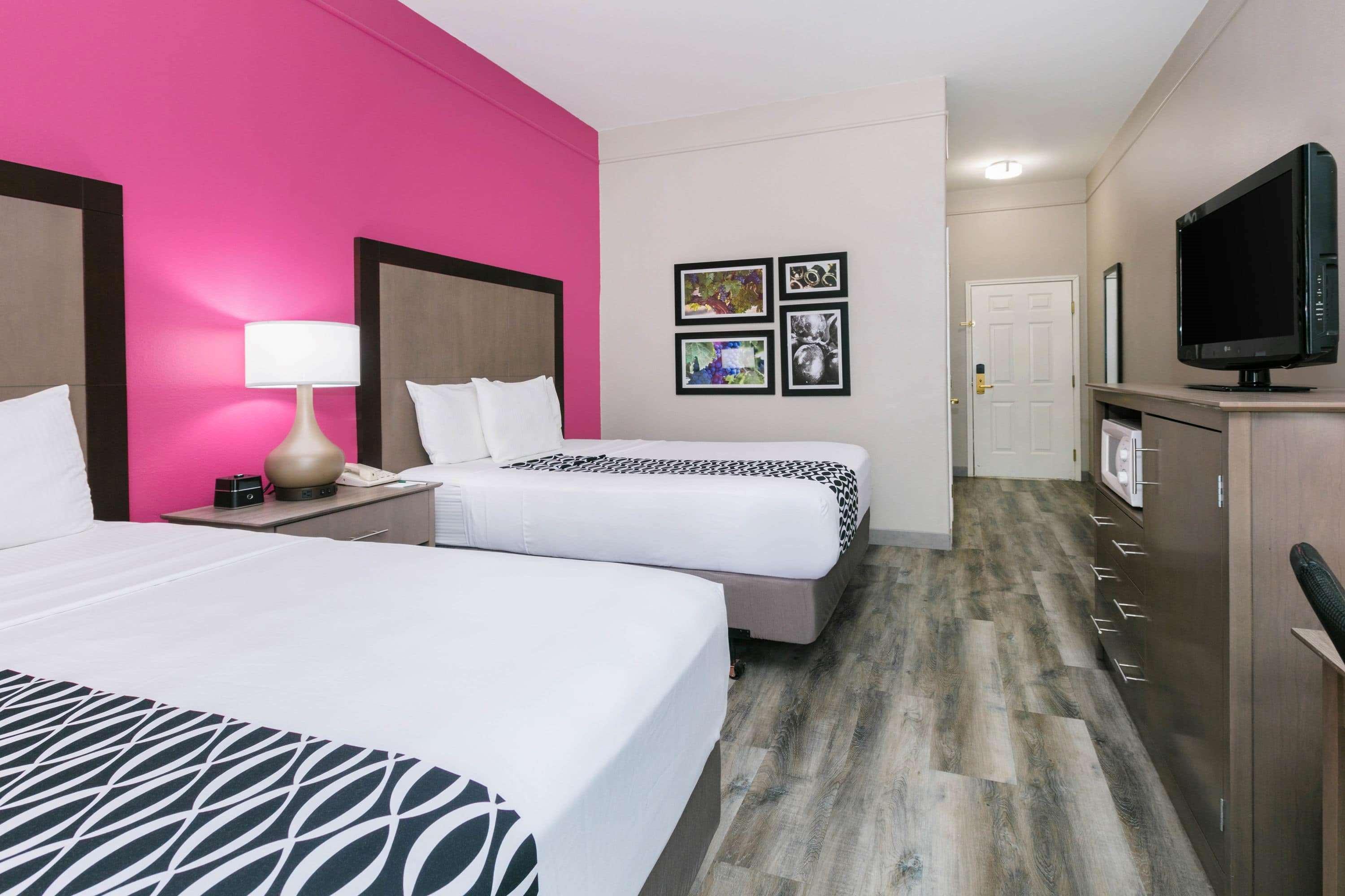 La Quinta By Wyndham Fredericksburg Hotel Bagian luar foto