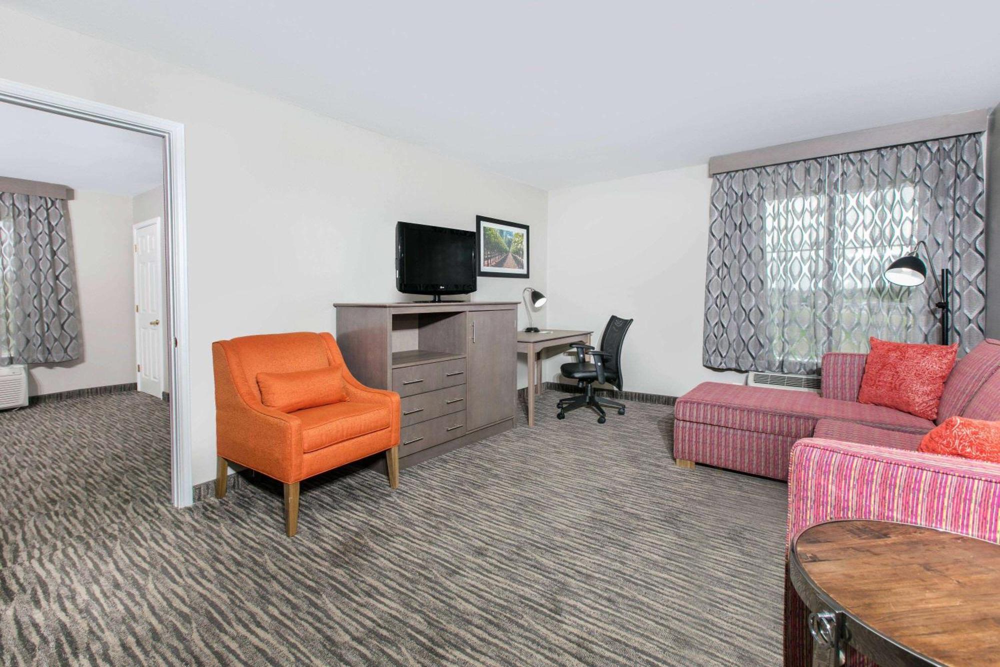 La Quinta By Wyndham Fredericksburg Hotel Bagian luar foto
