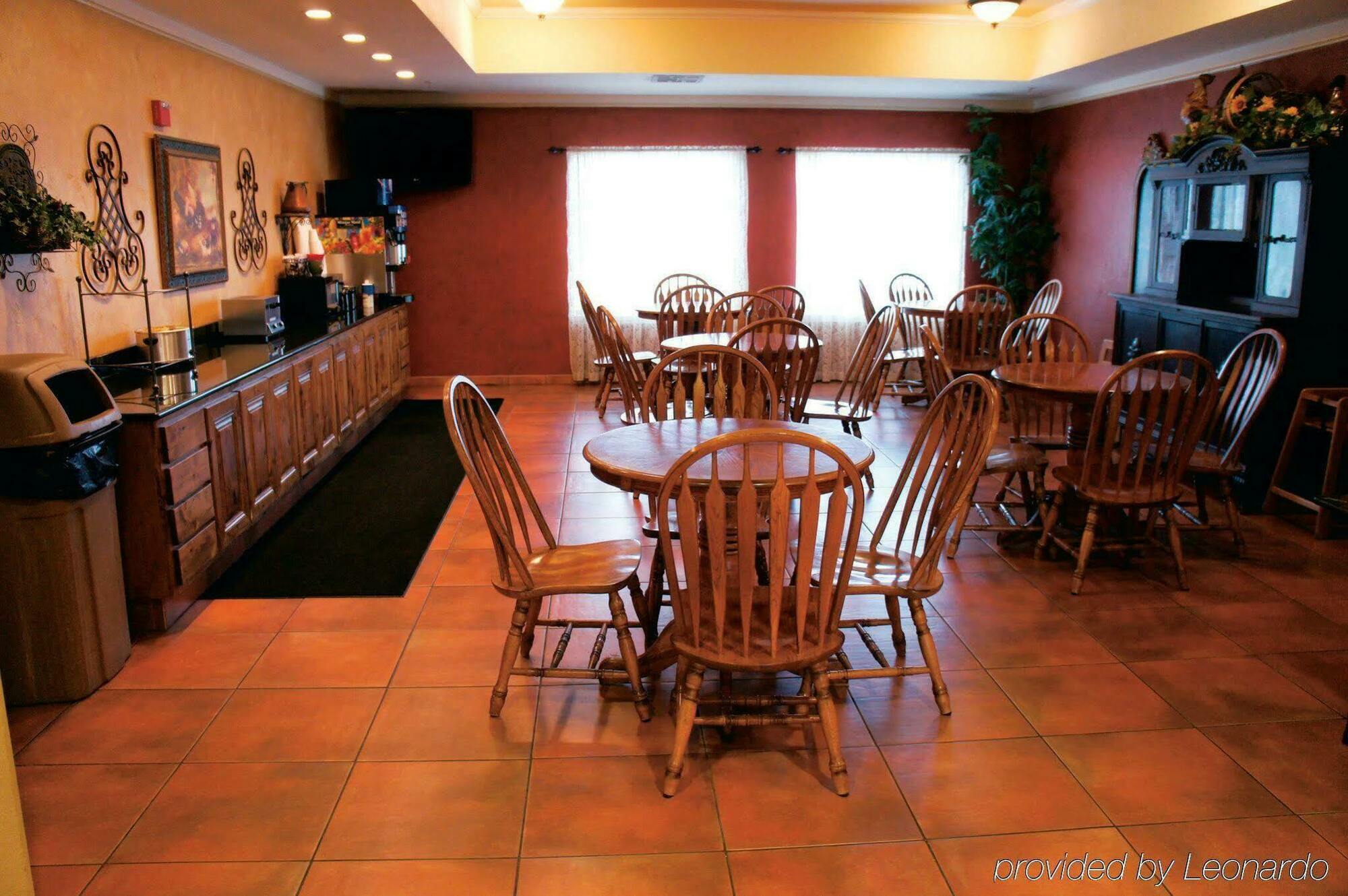 La Quinta By Wyndham Fredericksburg Hotel Bagian luar foto